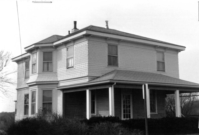 Pebbles, Riley House