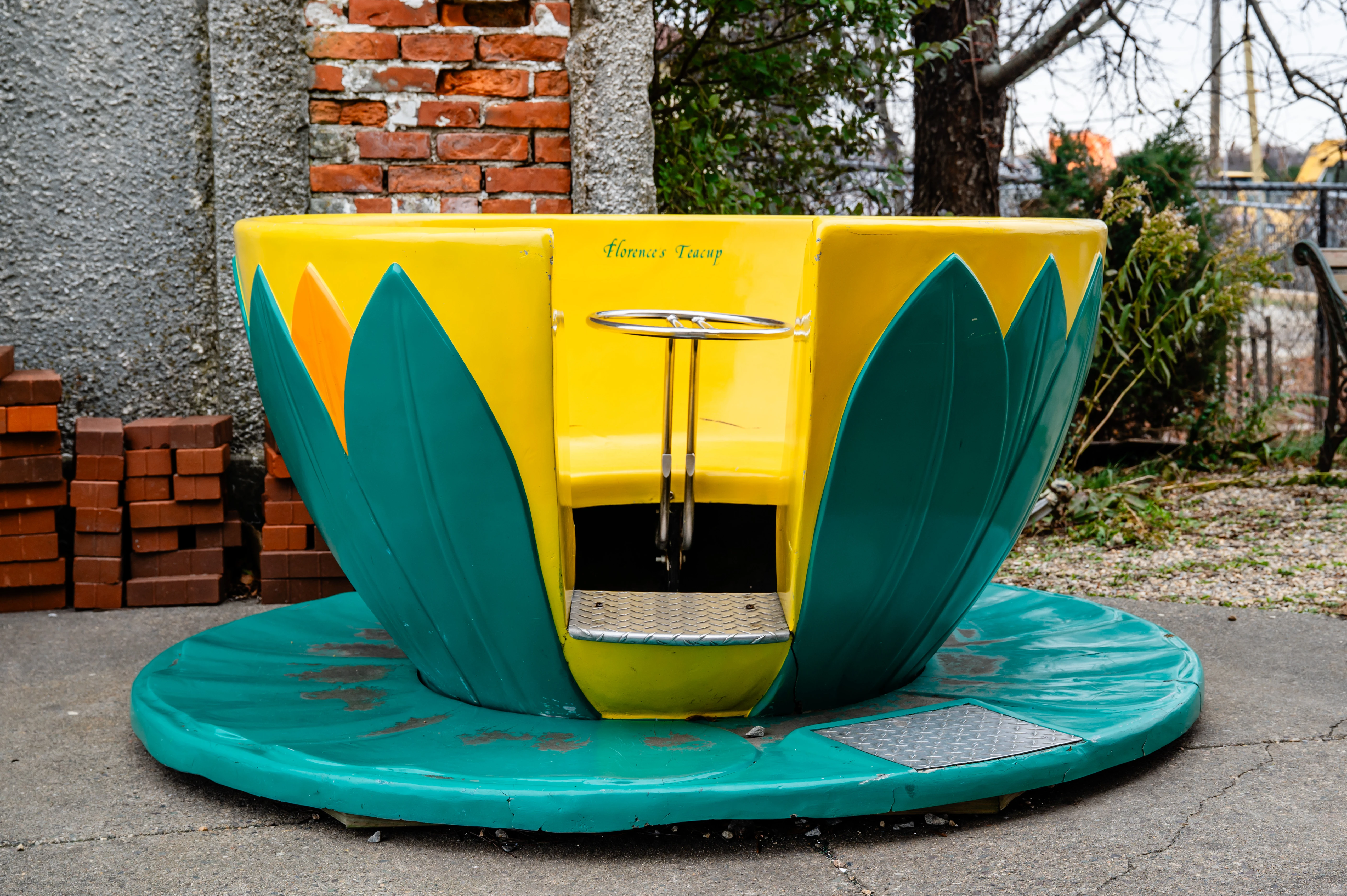 Teacup ride